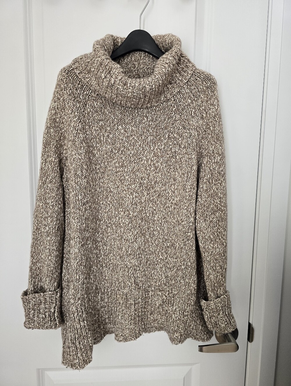 Aritzia Turtleneck Sweater, Size Med